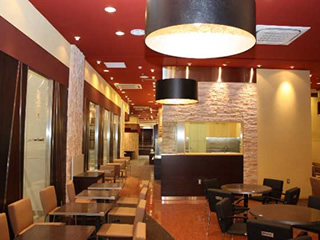 製作例：ショッピングセンター内ベーカリーショップ