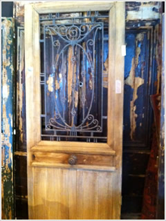 製作例：玄関ドア及びアンティークドアの修復・加工